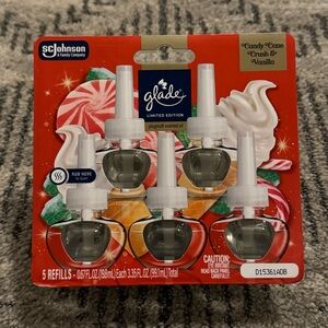 Glade Limited Edition Candy Cane Crush & Vanilla Oil Plugins Five Refills: NEW